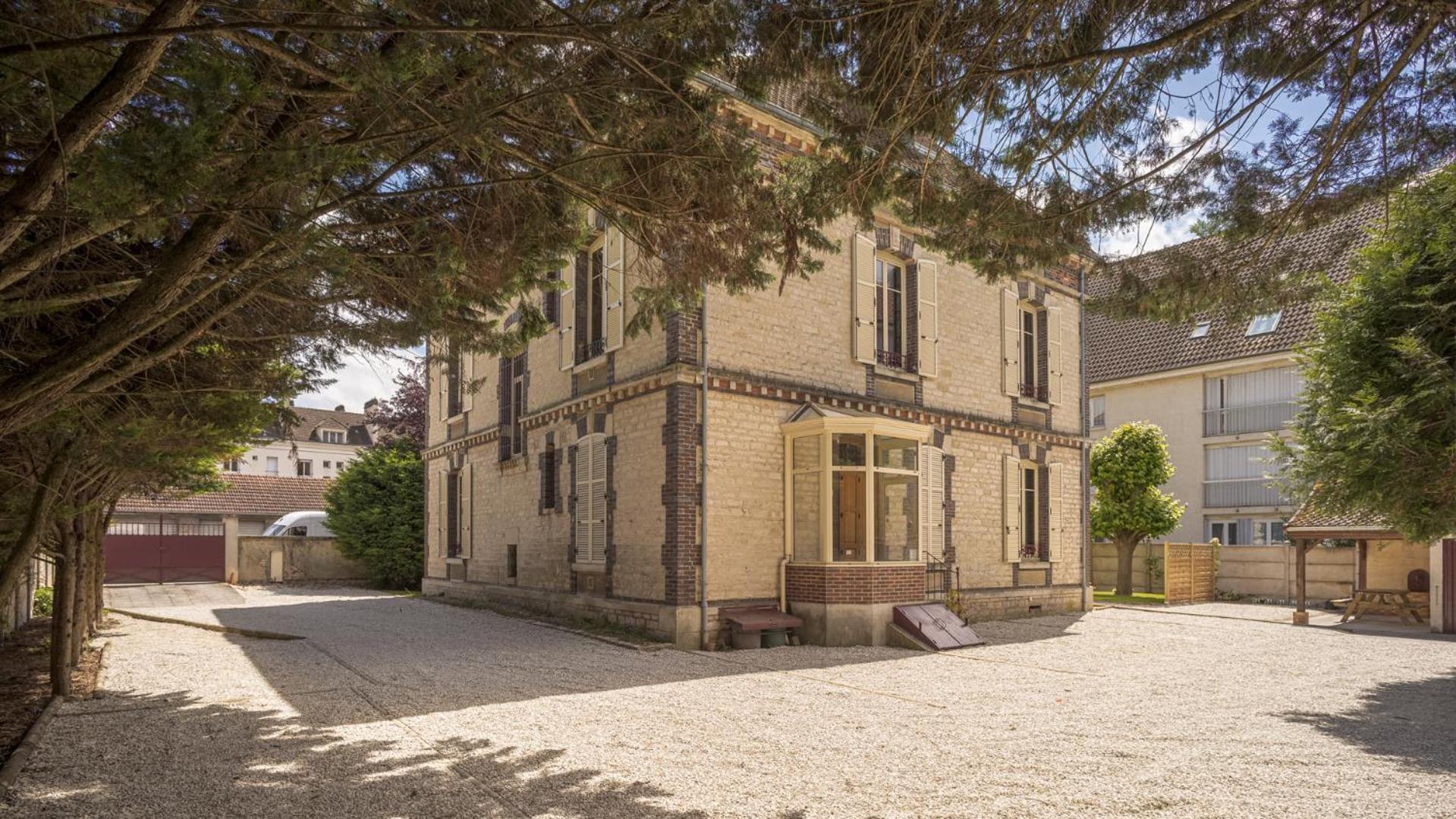 Bonappart 2 - Charme Napoleonien & Confort Troyes Exteriér fotografie