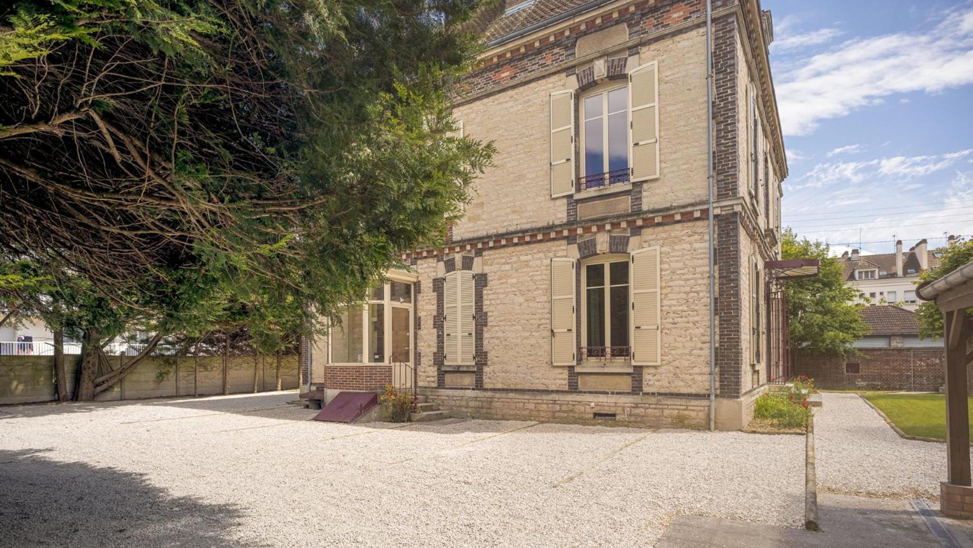 Bonappart 2 - Charme Napoleonien & Confort Troyes Exteriér fotografie